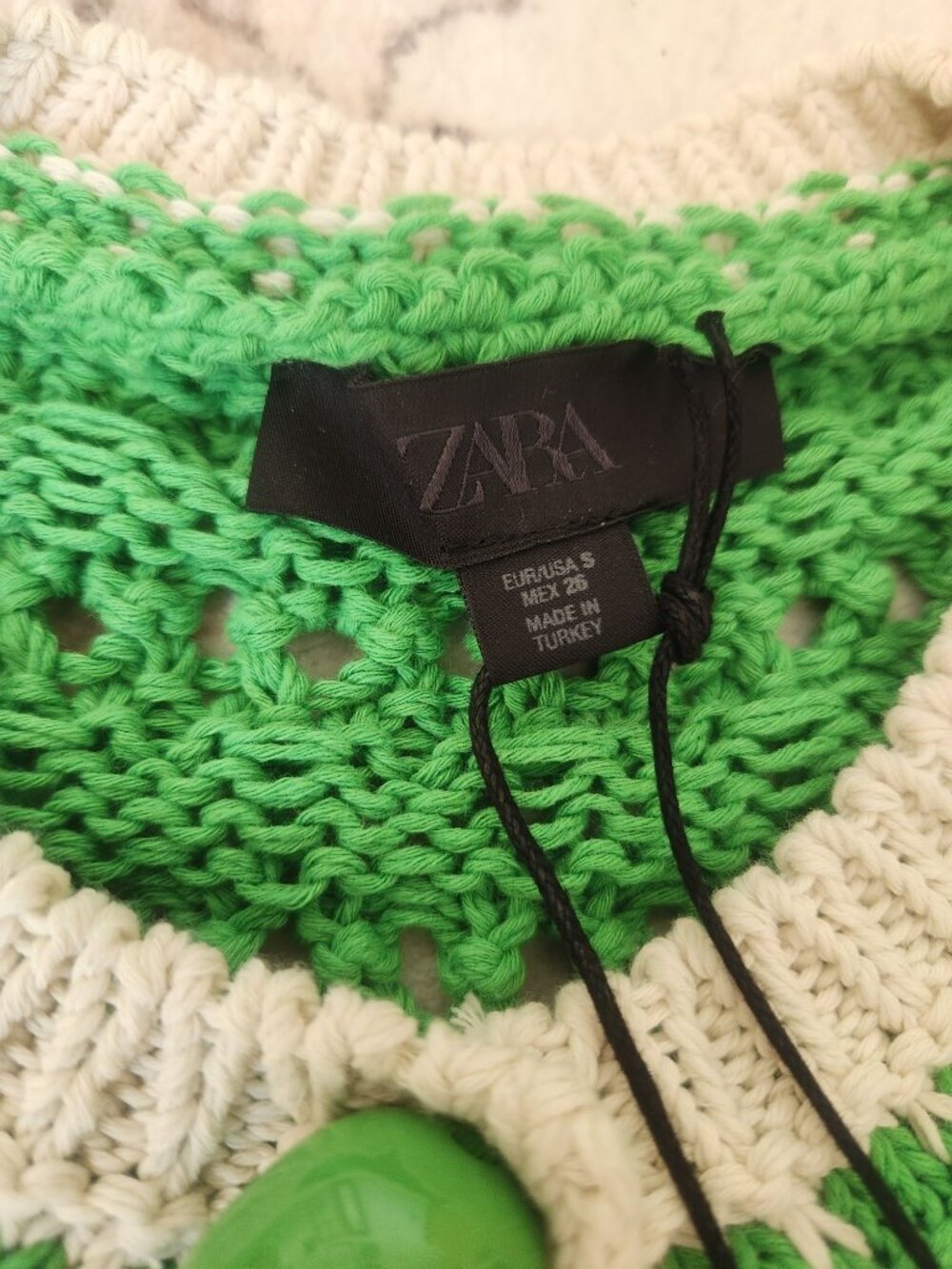 Zara Women's Sz. S Green & Ivory Crochet Large Button Vest NWT - Picture 2 of 7